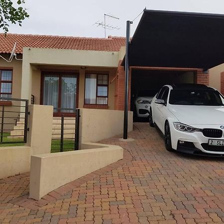 Plush Private Home Polokwane Zewnętrze zdjęcie
