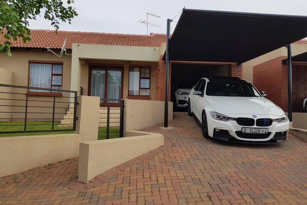 Plush Private Home Polokwane Zewnętrze zdjęcie