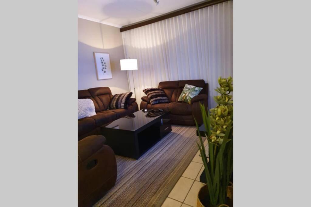 Plush Private Home Polokwane Zewnętrze zdjęcie